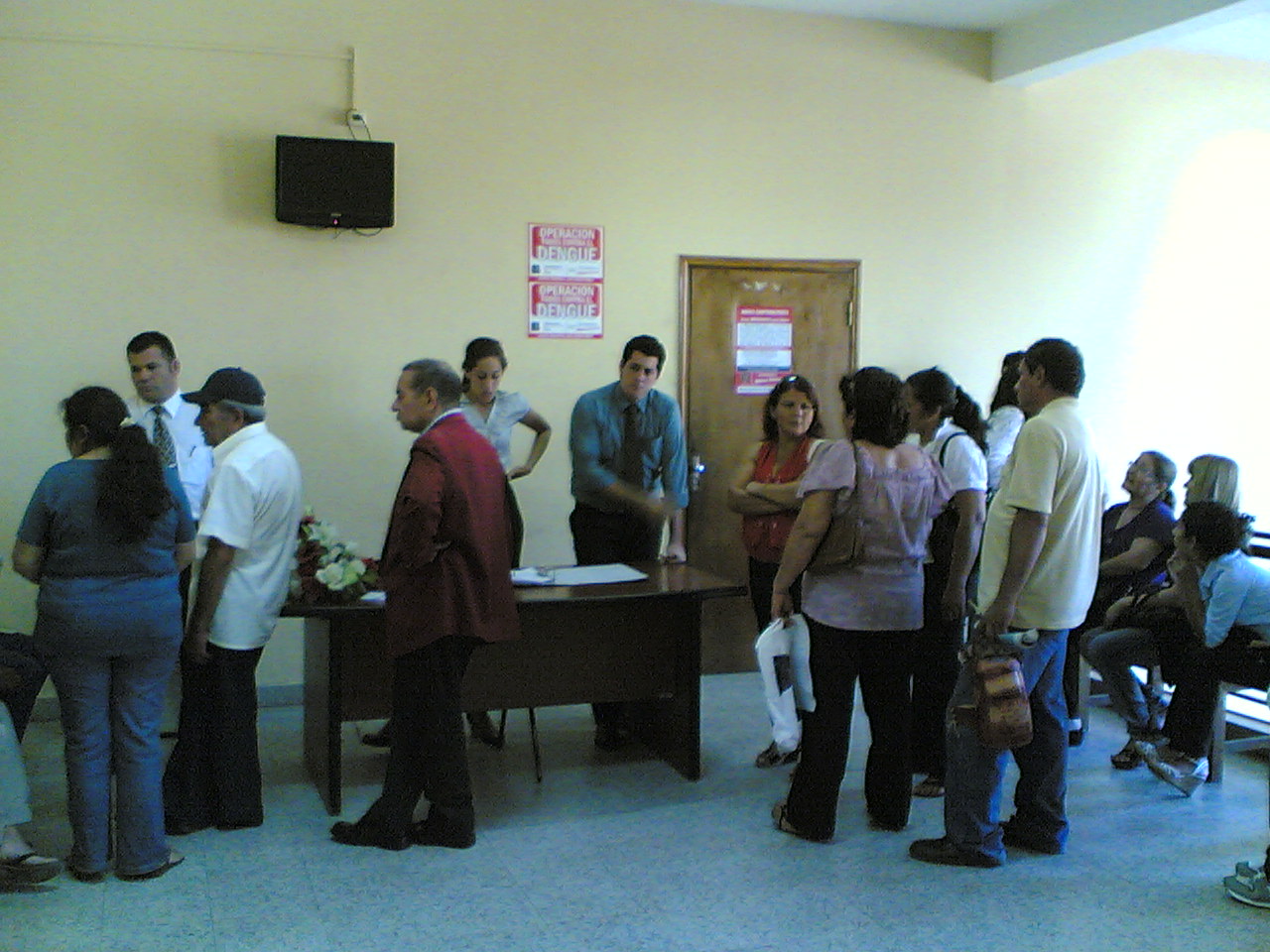 Mucha gente hoy esperando hablar con el intendente